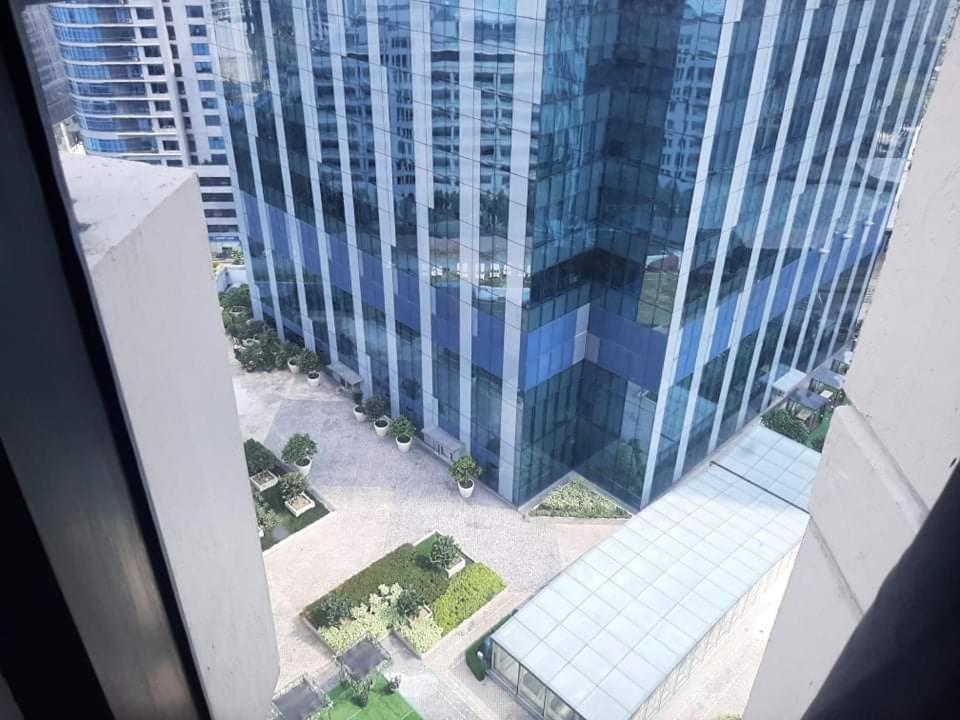 Spacious 2 Bedroom Unit With Pool Manila Exterior foto